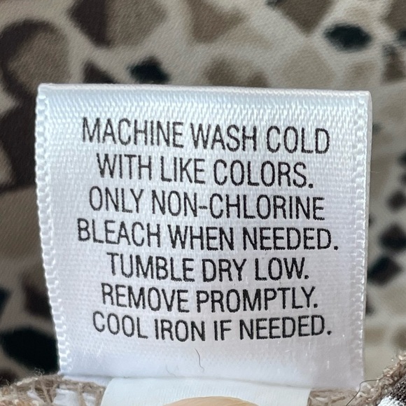 Daña Buchman Collared V-Neck plaid Blouse Sz M - Picture 9 of 10